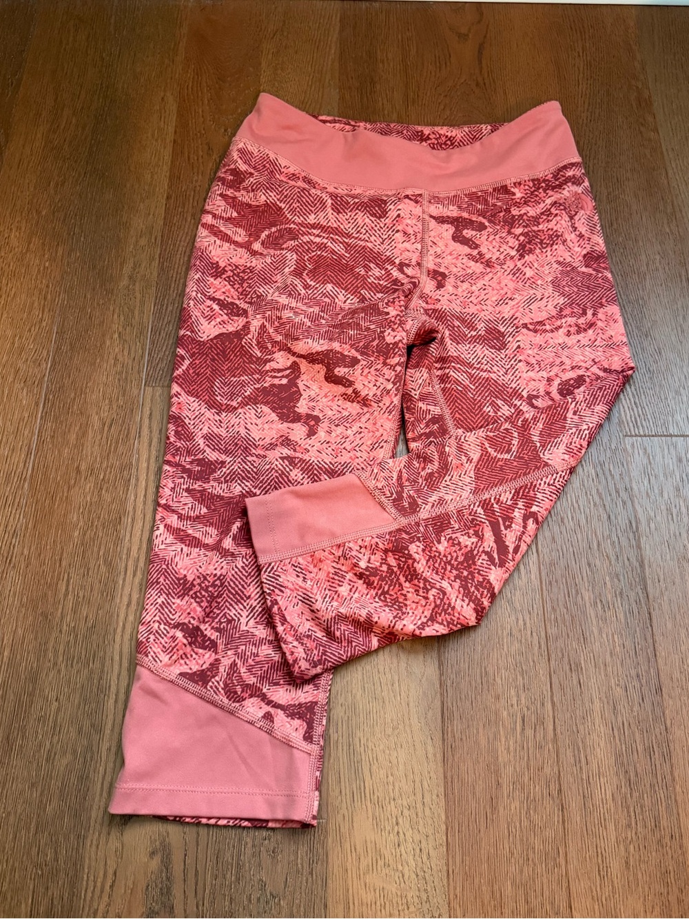 The North Face FlashDry Capri Leggings Pink Chevron Abstract Print Medium